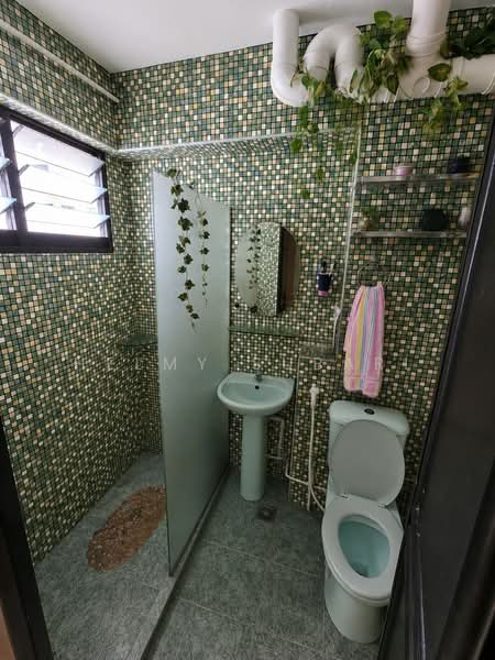 468 Pasir Ris Drive 6, 468 Pasir Ris Drive 6, 3 Bedrooms, 1,141 sqft, HDB Flat For Sale, by Helmy Subari, 500218810 - Master Toilet - PropertyGuru.com.sg
