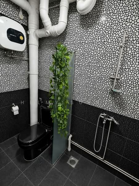 468 Pasir Ris Drive 6, 468 Pasir Ris Drive 6, 3 Bedrooms, 1,141 sqft, HDB Flat For Sale, by Helmy Subari, 500218810 - Common Toilet - PropertyGuru.com.sg