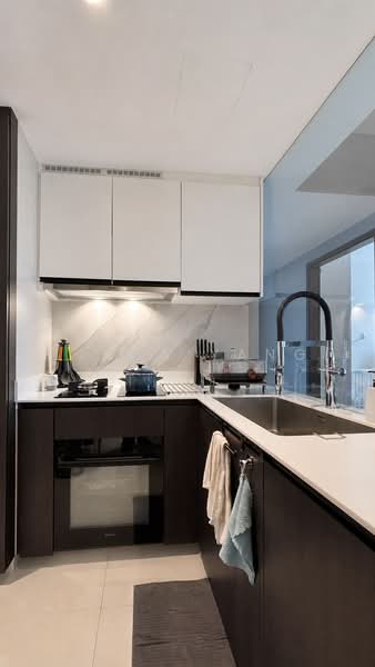 Cyan, 8 Keng Chin Road, 2 Bedrooms, 1,098 sqft, Condominium For Sale, by Linda Yang, 500218811 - Kitchen - PropertyGuru.com.sg