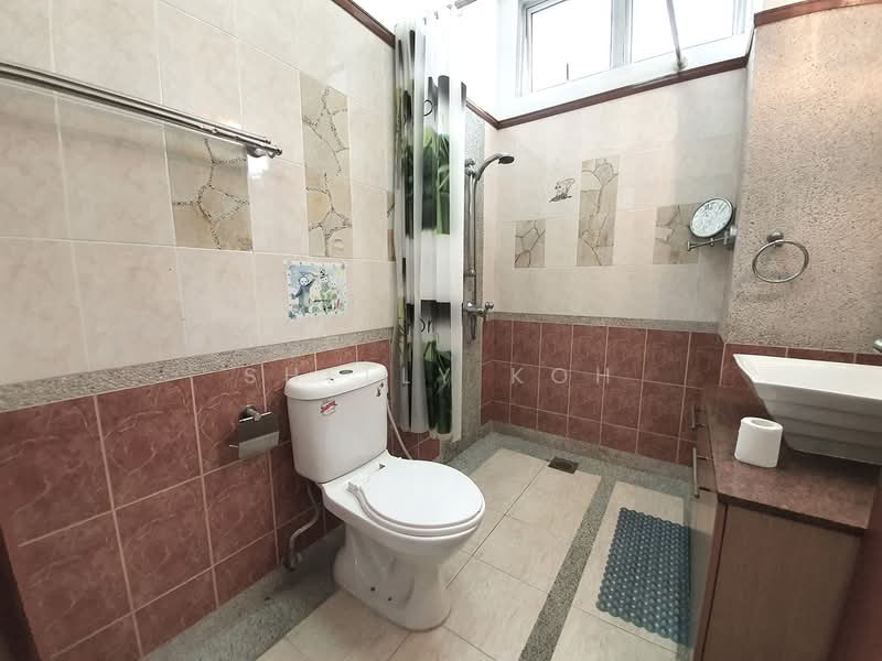 Tavistock Avenue - Serangoon Garden Estate, Tavistock Avenue, 6 Bedrooms, 5,600 sqft, Semi-Detached House For Rent, by Shelly Koh, 500218819 - Bathroom - PropertyGuru.com.sg