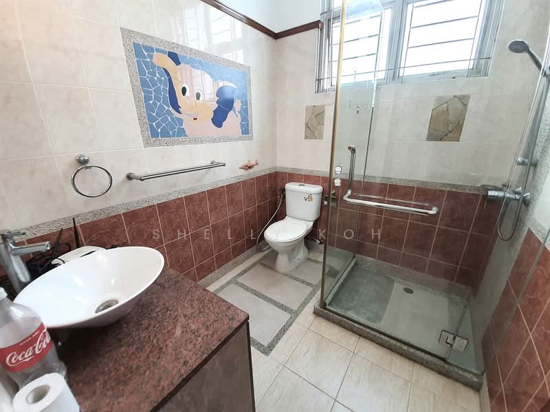 Tavistock Avenue - Serangoon Garden Estate, Tavistock Avenue, 6 Bedrooms, 5,600 sqft, Semi-Detached House For Rent, by Shelly Koh, 500218819 - Bathroom - PropertyGuru.com.sg