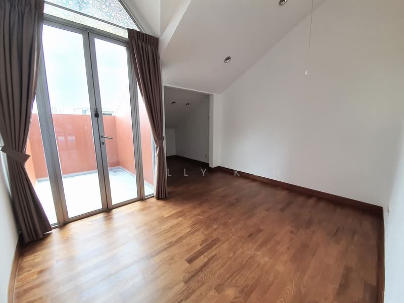 Tavistock Avenue - Serangoon Garden Estate, Tavistock Avenue, 6 Bedrooms, 5,600 sqft, Semi-Detached House For Rent, by Shelly Koh, 500218819 - Balcony - PropertyGuru.com.sg