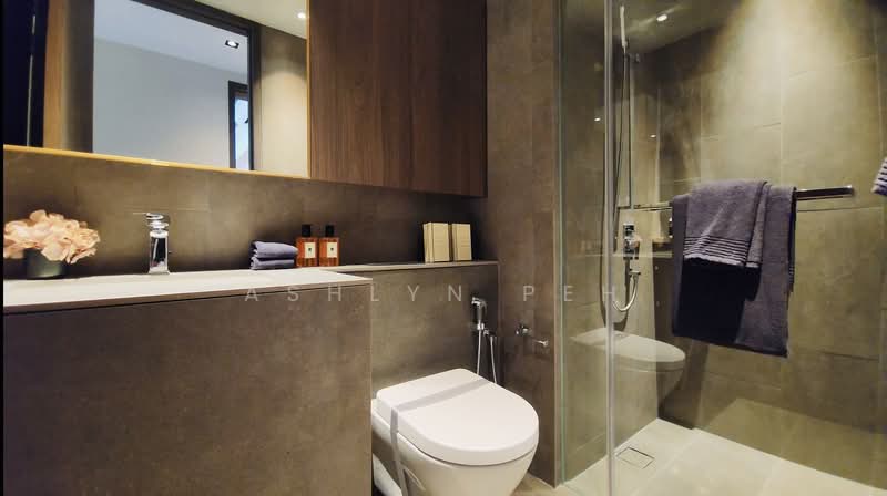 Midtown Modern, 16 Tan Quee Lan Street, 4 Bedrooms, 1,808 sqft, Condominium For Sale, by Ashlyn Peh, 500218825 - Common Bathroom (Showunit) - PropertyGuru.com.sg
