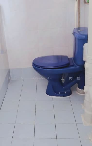 40 Circuit Road, 40 Circuit Road, Room Rental, 300 sqft, HDB Flat For Rent, by Jen Ong 王秀嬌, 500218852 - Bathroom - PropertyGuru.com.sg