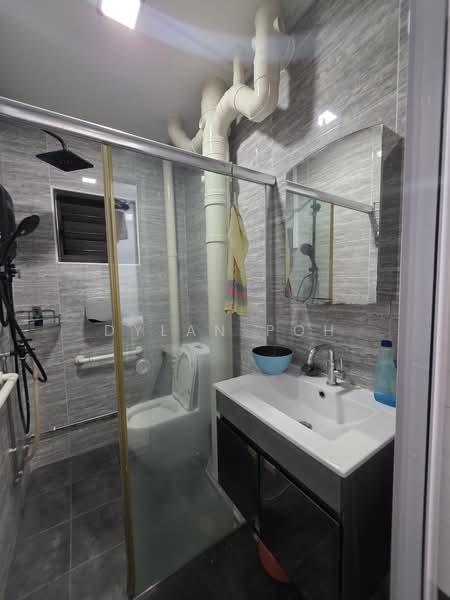 833 Yishun Street 81, 833 Yishun Street 81, 3 Bedrooms, 1,152 sqft, HDB Flat For Rent, by Dylan Poh, 500218862 - Bathroom - PropertyGuru.com.sg