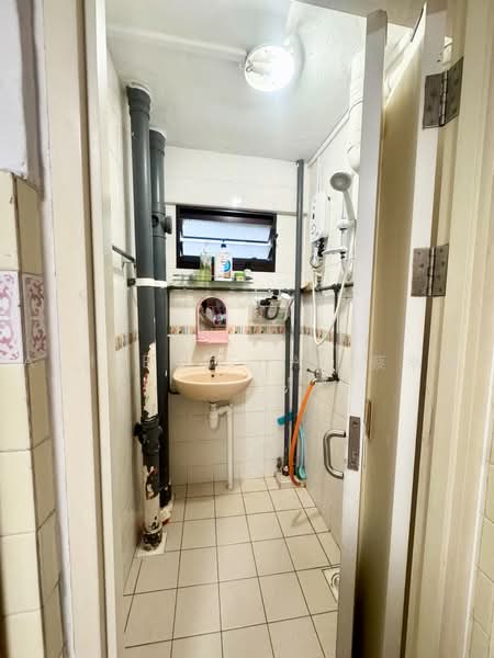 20 Chai Chee Road, 20 Chai Chee Road, 2 Bedrooms, 700 sqft, HDB Flat For Sale, by Ashley Chai 蔡忝玲, 500218864 - Bathroom - PropertyGuru.com.sg
