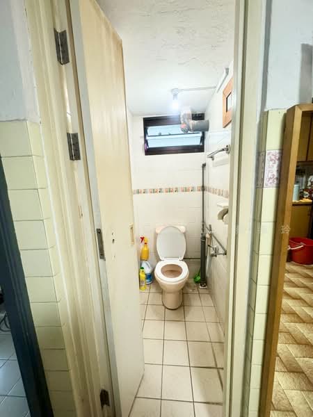 20 Chai Chee Road, 20 Chai Chee Road, 2 Bedrooms, 700 sqft, HDB Flat For Sale, by Ashley Chai 蔡忝玲, 500218864 - Bathroom - PropertyGuru.com.sg