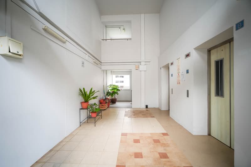 108 Teck Whye Lane, 108 Teck Whye Lane, 4 Bedrooms, 1,571 sqft, HDB Flat For Sale, by Glenn Choo, 500218871 - Corridor - PropertyGuru.com.sg