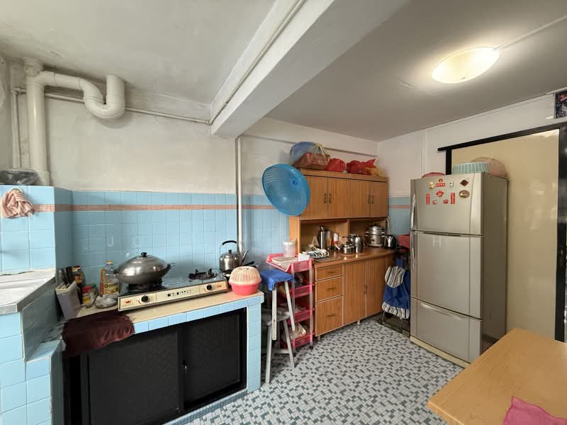 6 Hougang Avenue 3, 6 Hougang Avenue 3, 2 Bedrooms, 635 sqft, HDB Flat For Sale, by Joseph Tan Y H, 500218875 - Kitchen - PropertyGuru.com.sg