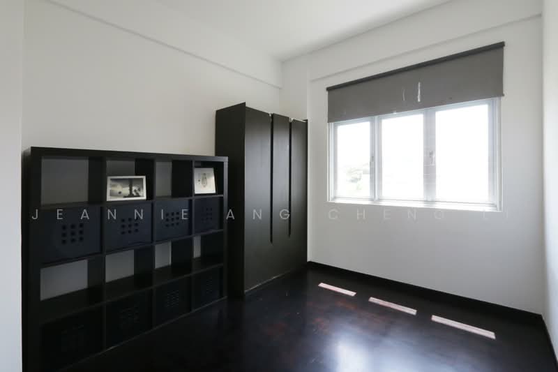 Tembeling Mansions, 230 Tembeling Road, 3 Bedrooms, 1,087 sqft, Apartment For Sale, by Jeannie Ang Cheng Li, 500218882 - Bedroom - PropertyGuru.com.sg