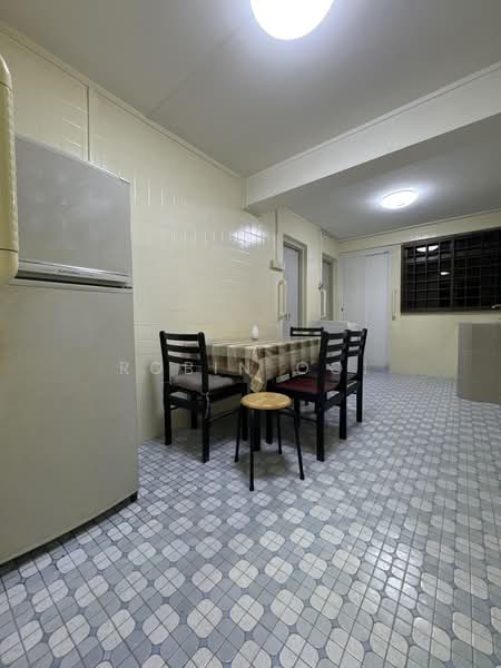 32 Marine Crescent photo 4