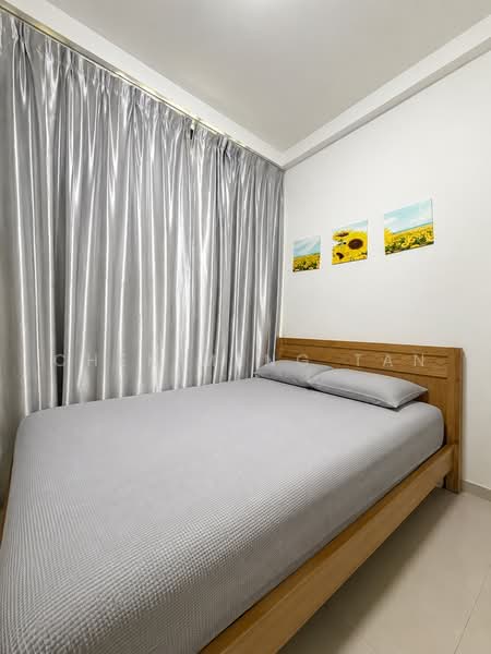 Guillemard Suites, 213 Guillemard Road, 2 Bedrooms, 850 sqft, Condominium For Sale, by Chek Meng Tan, 500218894 - Bedroom 2 - PropertyGuru.com.sg