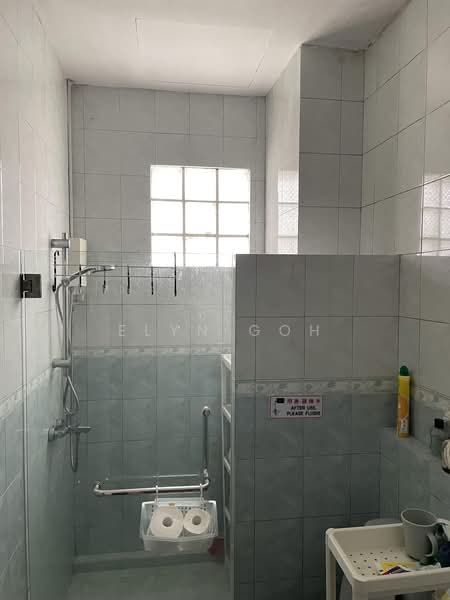 Lowland Road, Lowland road, Hougang / Punggol / Sengkang, 6 Bedrooms, 5,800 sqft, Corner Terrace For Sale, by Elyn Goh, 500218897 - Bathroom - PropertyGuru.com.sg