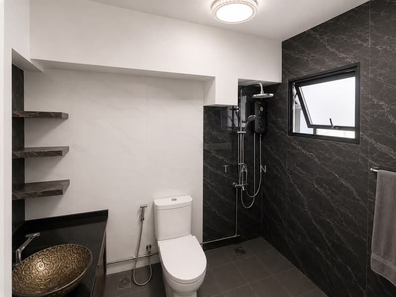 274C Jurong West Street 25, 274C Jurong West Street 25, 4 Bedrooms, 1,356 sqft, HDB Flat For Sale, by Benny Tan, 500218910 - Bathroom - PropertyGuru.com.sg