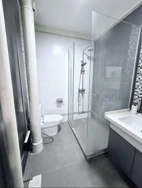 407 Jurong West Street 42, 407 Jurong West Street 42, 4 Bedrooms, 1,615 sqft, HDB Flat For Sale, by Arthur Loo, 500218919 - Bathroom - PropertyGuru.com.sg