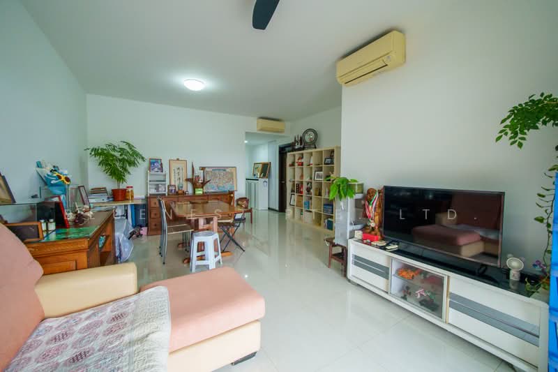 Lake Life, 4 Tao Ching Road, 4 Bedrooms, 1,249 sqft, Executive Condominium For Sale, by CLARENCE LIANG, 500218937 - Living Room - PropertyGuru.com.sg