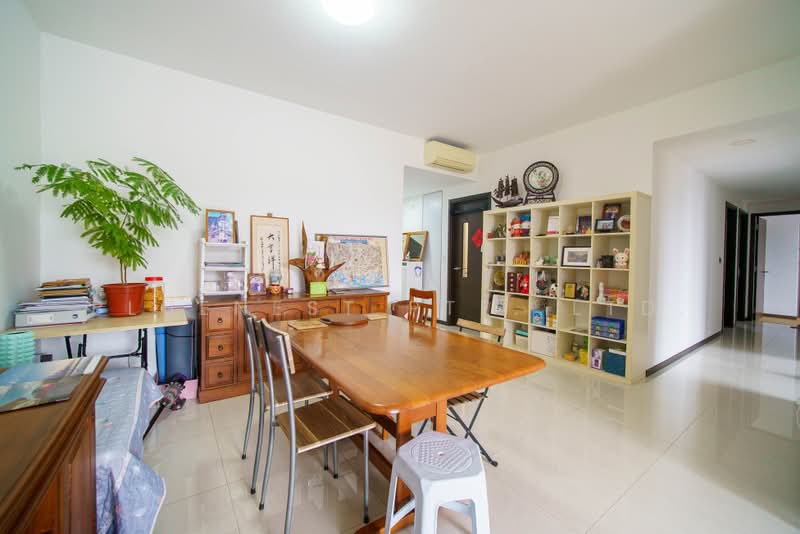 Lake Life, 4 Tao Ching Road, 4 Bedrooms, 1,249 sqft, Executive Condominium For Sale, by CLARENCE LIANG, 500218937 - Dining Room - PropertyGuru.com.sg