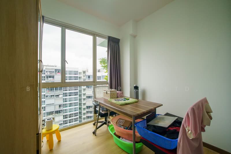 Lake Life, 4 Tao Ching Road, 4 Bedrooms, 1,249 sqft, Executive Condominium For Sale, by CLARENCE LIANG, 500218937 - Study - PropertyGuru.com.sg