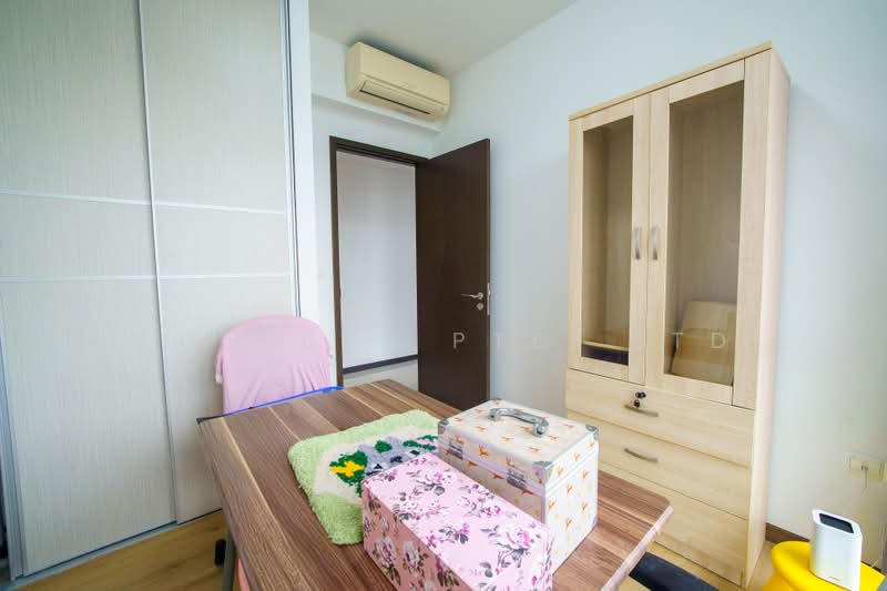 Lake Life, 4 Tao Ching Road, 4 Bedrooms, 1,249 sqft, Executive Condominium For Sale, by CLARENCE LIANG, 500218937 - Study - PropertyGuru.com.sg