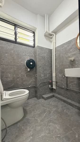 Block 204 Hougang Street 21 Kovan City, Hougang Street 21, 500 sqft, Office For Rent, by Elle Cheong, 500218939 - Bathroom - CommercialGuru.com.sg