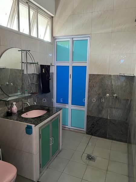 Jalan Siap, , 8 Bedrooms, 6,500 sqft, Detached House For Rent, by Lionel Goh, 500218946 - Bathroom - PropertyGuru.com.sg