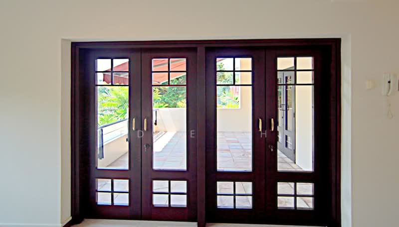 Underpriced! Newly Refurbished! Huge Tropical Cluster-Bungalow!, Pasir Panjang Road, 5 Bedrooms, 6,000 sqft, Detached House For Rent, by Eddie Koh, 500218949 - Balcony 1 - PropertyGuru.com.sg