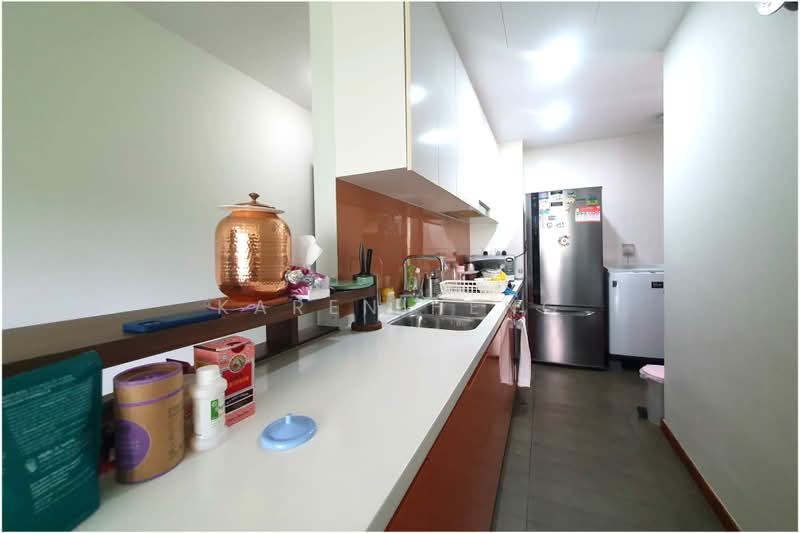 Double Bay Residences, 19B Simei Street 4, 3 Bedrooms, 1,001 sqft, Condominium For Rent, by Karen Heng, 500218958 - Kitchen - PropertyGuru.com.sg