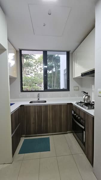 The Luxurie, 11 Compassvale Road, 2 Bedrooms, 1,109 sqft, Condominium For Rent, by Chris Tan, 500218962 - Kitchen - PropertyGuru.com.sg