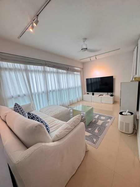 440A Clementi Avenue 3, 440A Clementi Avenue 3, 2 Bedrooms, 990 sqft, HDB Flat For Rent, by Peggy Ong, 500218966 - Living Room - PropertyGuru.com.sg