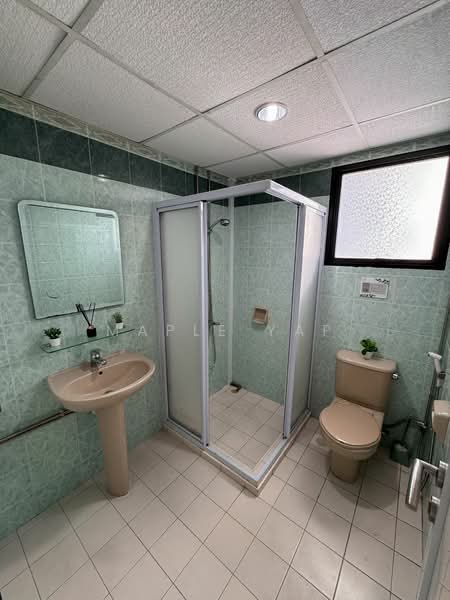 Central Green, 1 Jalan Membina, Room Rental, 100 sqft, Condominium For Rent, by Maple Yap, 500218967 - Common Bathroom - PropertyGuru.com.sg