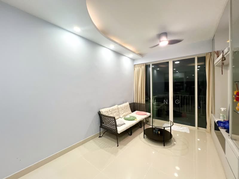 Watercolours, 31 Pasir Ris Link, 3 Bedrooms, 958 sqft, Condominium For Sale, by Raymond Tung, 500218971 - Living Room - PropertyGuru.com.sg