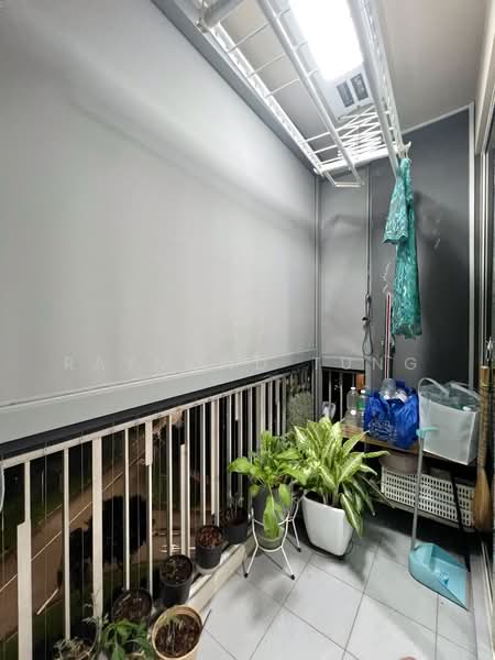 Watercolours, 31 Pasir Ris Link, 3 Bedrooms, 958 sqft, Condominium For Sale, by Raymond Tung, 500218971 - Balcony (Master Bedroom) - PropertyGuru.com.sg
