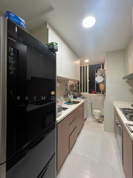 Watercolours, 31 Pasir Ris Link, 3 Bedrooms, 958 sqft, Condominium For Sale, by Raymond Tung, 500218971 - Kitchen - PropertyGuru.com.sg