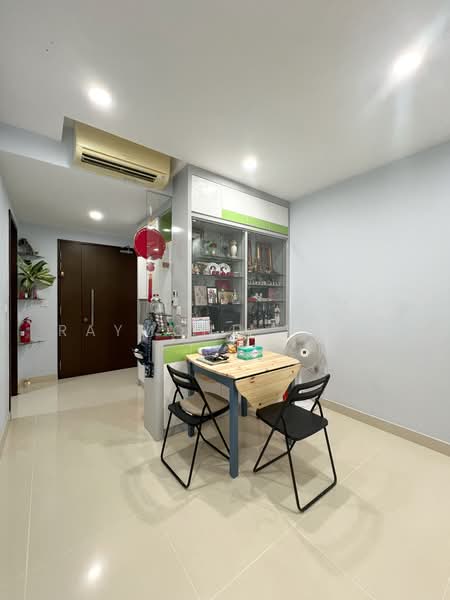 Watercolours, 31 Pasir Ris Link, 3 Bedrooms, 958 sqft, Condominium For Sale, by Raymond Tung, 500218971 - Dining Room - PropertyGuru.com.sg