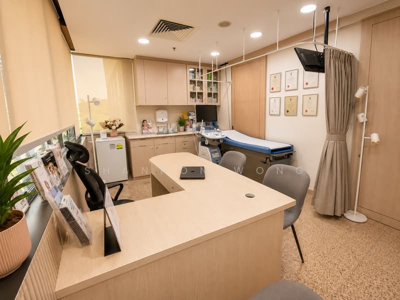 Gleneagles Hospital, 6A Napier Road, 300 sqft, Office For Rent, by Shannon Wong, 500218972 - Consultation room 2 - CommercialGuru.com.sg