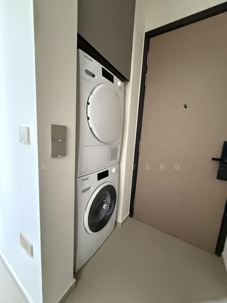 Perfect Ten, 323 Bukit Timah Road, 3 Bedrooms, 1,227 sqft, Condominium For Sale, by Alicia Yang, 500218985 - Entrance - PropertyGuru.com.sg