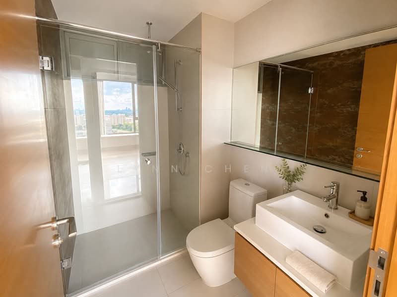 Centro Residences, 59 Ang Mo Kio Avenue 8, 4 Bedrooms, 1,281 sqft, Condominium For Sale, by Lynn Chen, 500218996 - Common Bathroom - PropertyGuru.com.sg