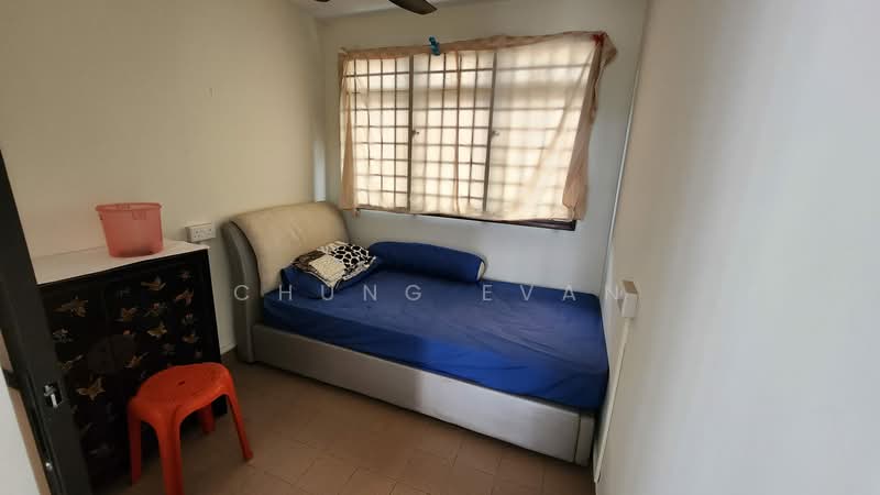 73 Lorong 4 Toa Payoh, 73 Lorong 4 Toa Payoh, 2 Bedrooms, 667 sqft, HDB Flat For Sale, by Chung Evan, 500218998 - Bedroom - PropertyGuru.com.sg