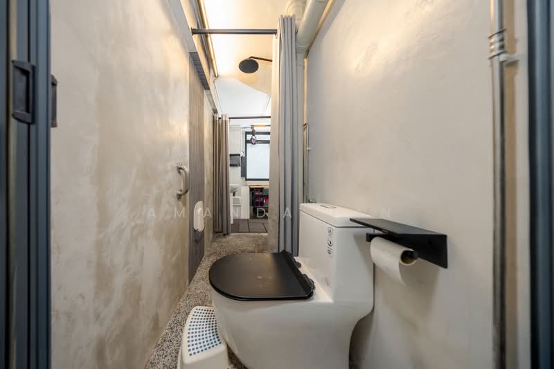 93 Jalan Dua, 93 Jalan Dua, 1 Bedroom, 753 sqft, HDB Flat For Rent, by Amanda Tan, 500219000 - Bathroom - PropertyGuru.com.sg