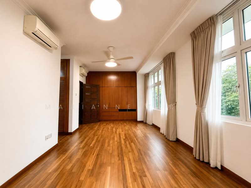 Mera Gardens, Almond Avenue | Almond Street | Almond Crescent, 5 Bedrooms, 4,700 sqft, Detached House For Sale, by Marianne Terng, 500219001 - Master Bedroom Ensuite w Walk-In Closet - PropertyGuru.com.sg