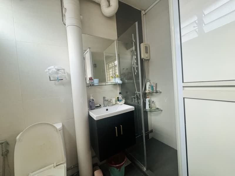 13 Toh Yi Drive, 13 Toh Yi Drive, Room Rental, 120 sqft, HDB Flat For Rent, by Riko Ashley, 500219002 - Bathroom - PropertyGuru.com.sg