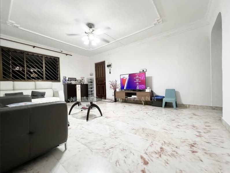 332 Clementi Avenue 2, 332 Clementi Avenue 2, 3 Bedrooms, 990 sqft, HDB Flat For Sale, by Jack Tan, 500219004 - Living Room - PropertyGuru.com.sg
