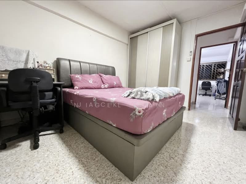 332 Clementi Avenue 2, 332 Clementi Avenue 2, 3 Bedrooms, 990 sqft, HDB Flat For Sale, by Jack Tan, 500219004 - Bedroom - PropertyGuru.com.sg