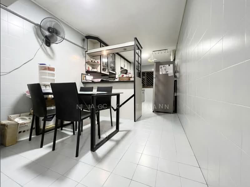 332 Clementi Avenue 2, 332 Clementi Avenue 2, 3 Bedrooms, 990 sqft, HDB Flat For Sale, by Jack Tan, 500219004 - Dining Room - PropertyGuru.com.sg
