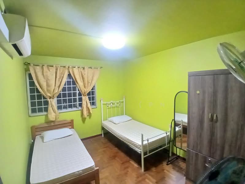 218 Yishun Street 21, 218 Yishun Street 21, 2 Bedrooms, 990 sqft, HDB Flat For Rent, by Arvind (PN), 500219006 - Bedroom - PropertyGuru.com.sg