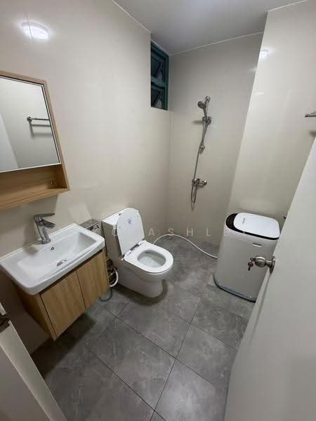 Changi Green, 712 Upper Changi Road East, Bedok / Upper East Coast, Room Rental, 200 sqft, Condominium For Rent, by Riko Ashley, 500219008 - Bathroom - PropertyGuru.com.sg