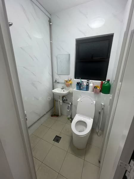 Lorong 15 Geylang, , Room Rental, 80 sqft, Shophouse For Rent, by Riko Ashley, 500219012 - Bathroom - PropertyGuru.com.sg