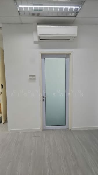Fitted business space 700 sq ft at 60D Kallang Pudding Road, Kallang Pudding Road, 700 sqft, Office For Rent, by Chong Ming Siong Robin, 500219019 - Toilet internel - CommercialGuru.com.sg