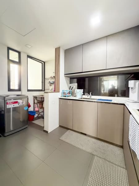 Waterbay, 45B Edgefield Plains, 4 Bedrooms, 1,259 sqft, Executive Condominium For Sale, by Mustaqim Roslie, 500219020 - Kitchen - PropertyGuru.com.sg