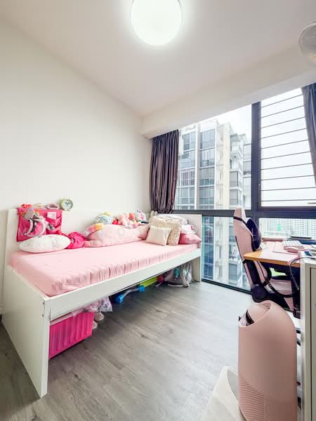 Waterbay, 45B Edgefield Plains, 4 Bedrooms, 1,259 sqft, Executive Condominium For Sale, by Mustaqim Roslie, 500219020 - Bedroom - PropertyGuru.com.sg